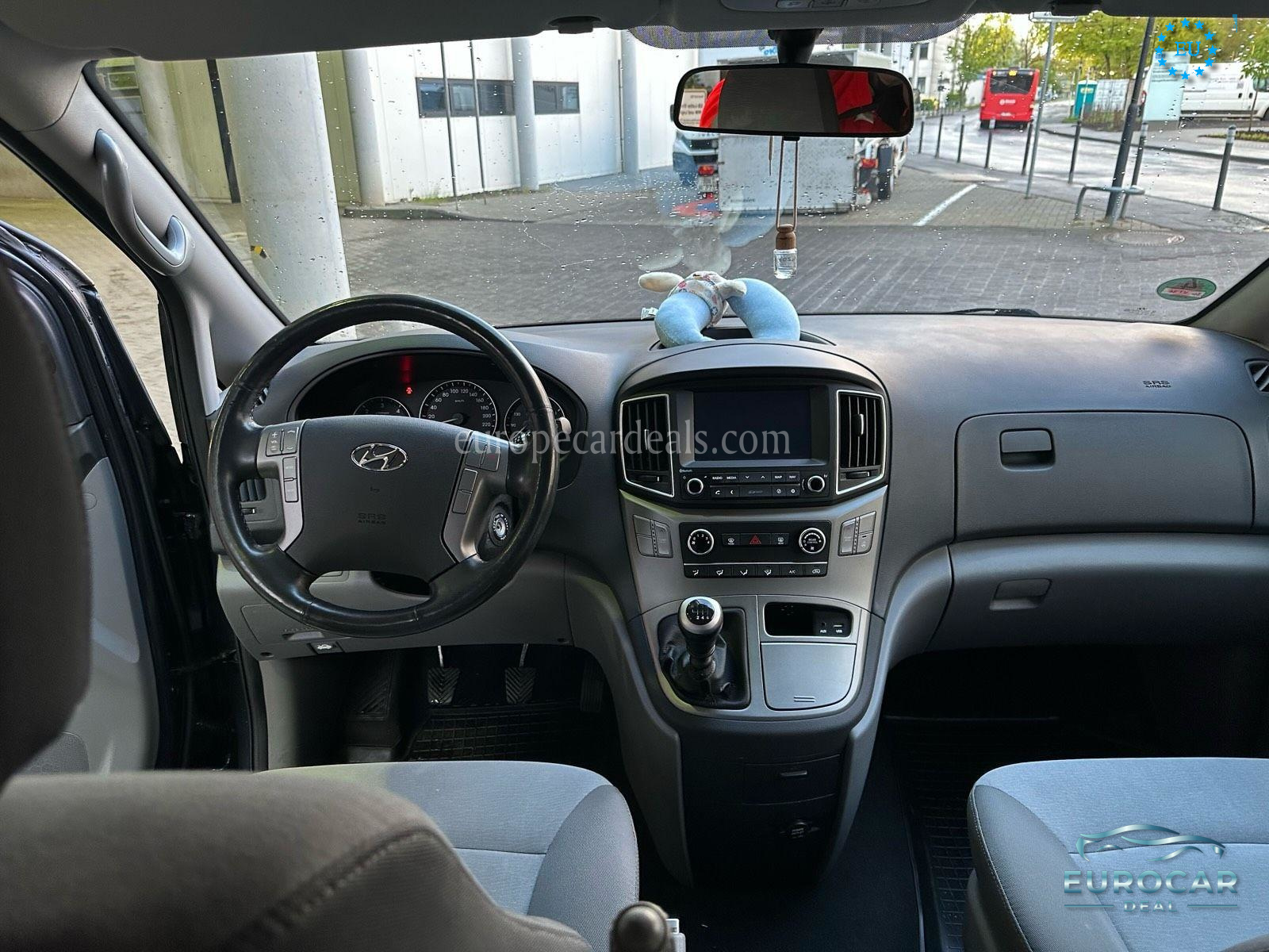 Hyundai H-1