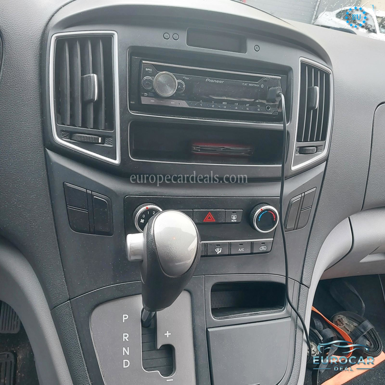 Hyundai H-1