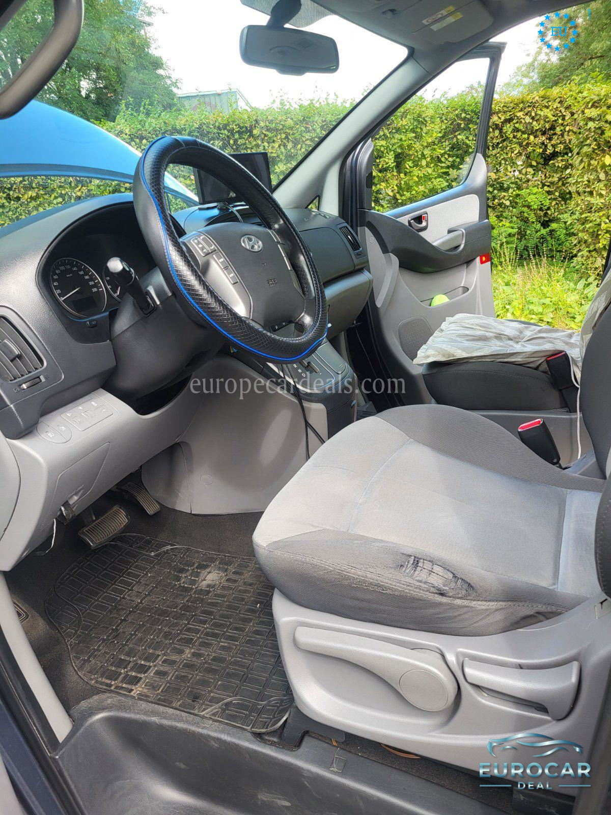 Hyundai H-1 Starex