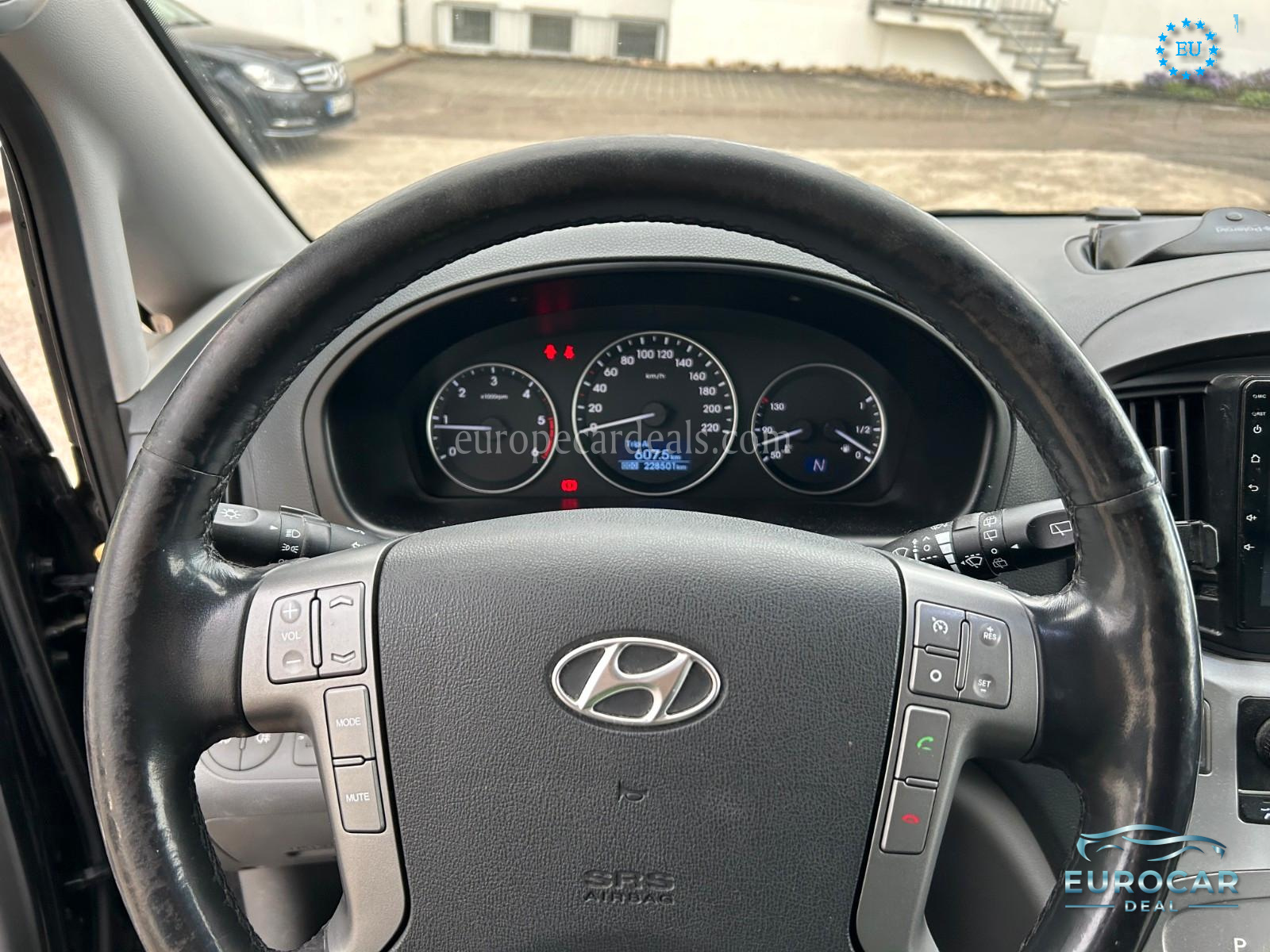 Hyundai H-1 Starex