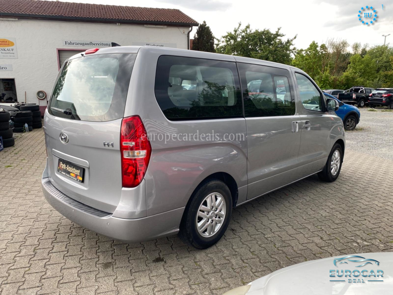 Hyundai H-1 Starex