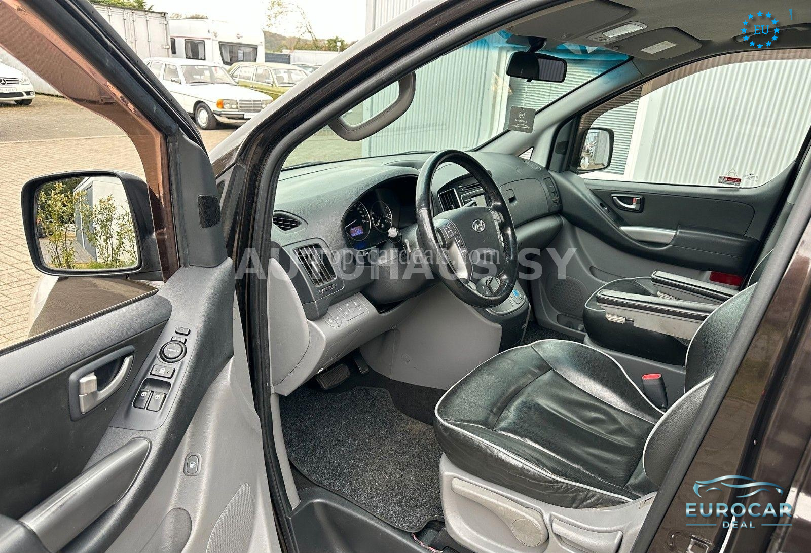 Hyundai H-1 Starex
