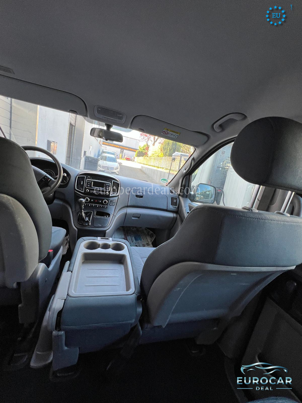 Hyundai H-1 Starex