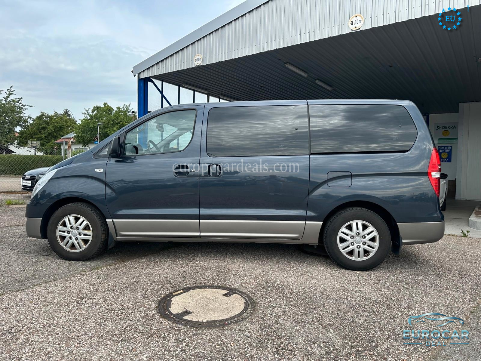 Hyundai H-1 Starex