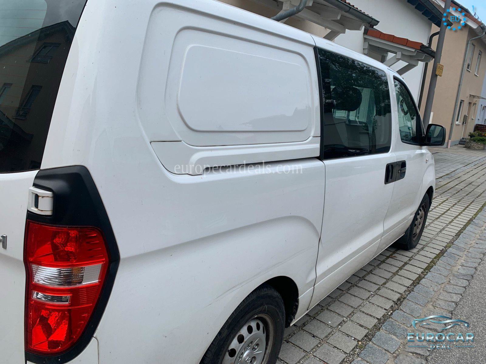 Hyundai H-1 Starex