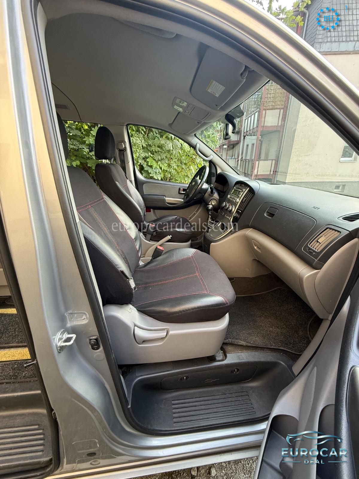 Hyundai H-1 Starex