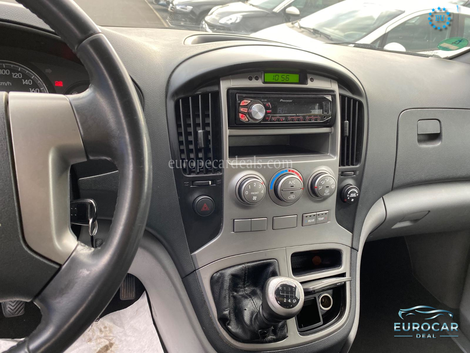 Hyundai H-1 Starex