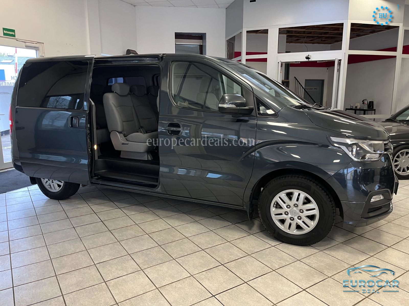 Hyundai H-1 Starex