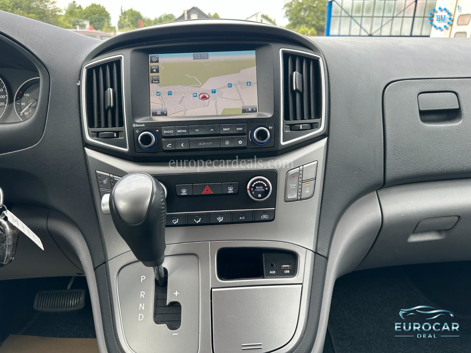 Hyundai H-1 Starex