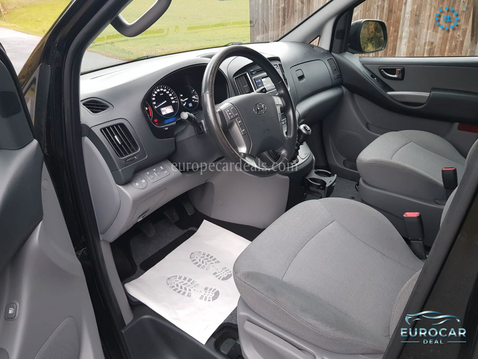 Hyundai H-1 Starex