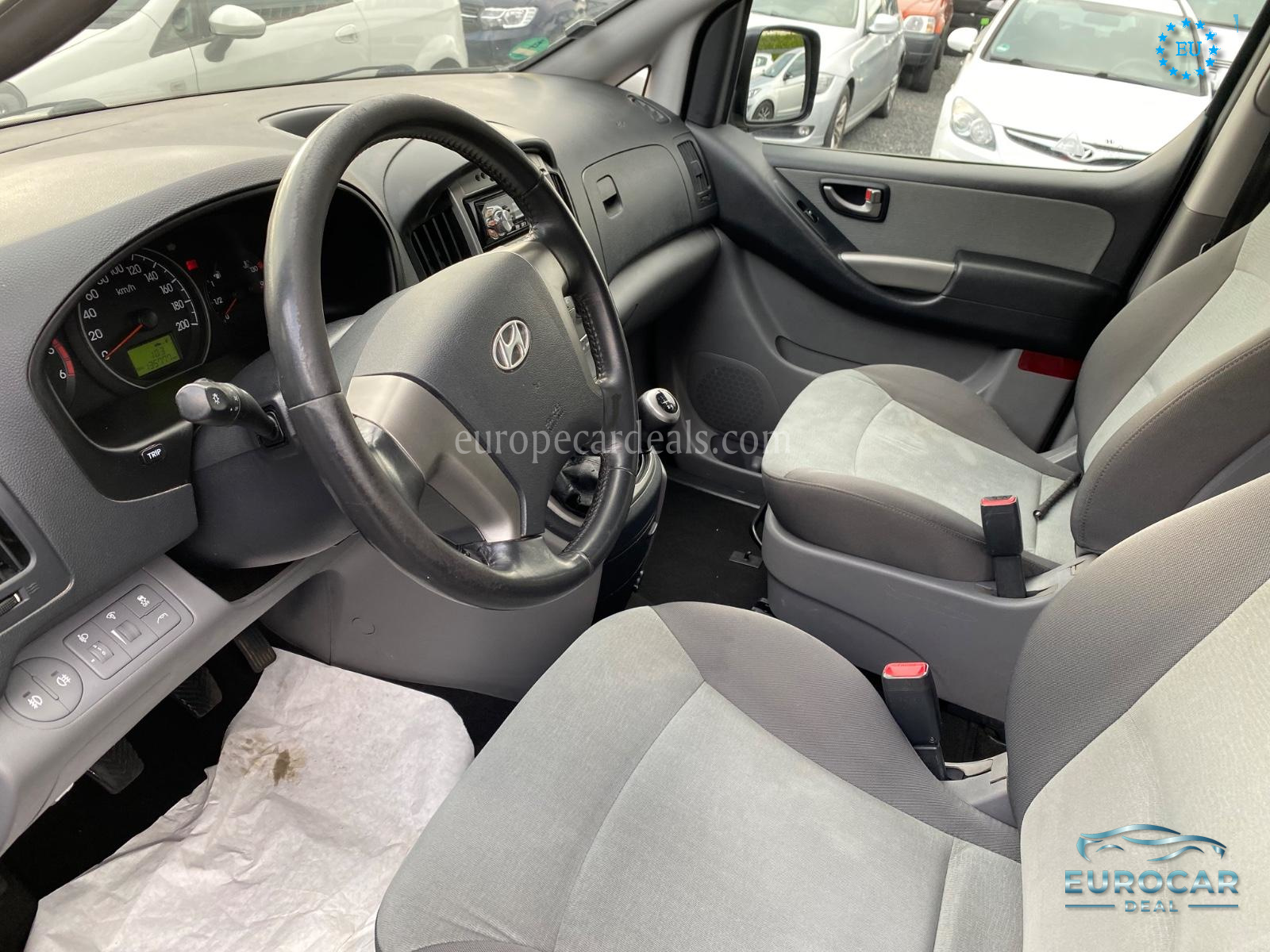 Hyundai H-1 Starex