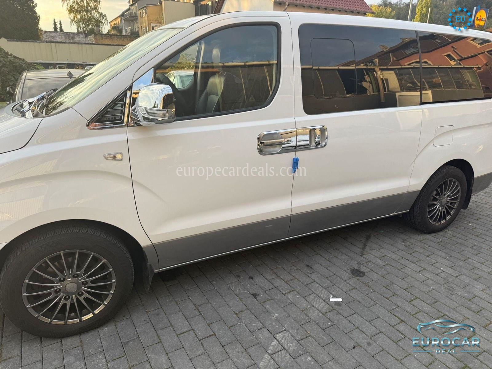 Hyundai H-1 Starex