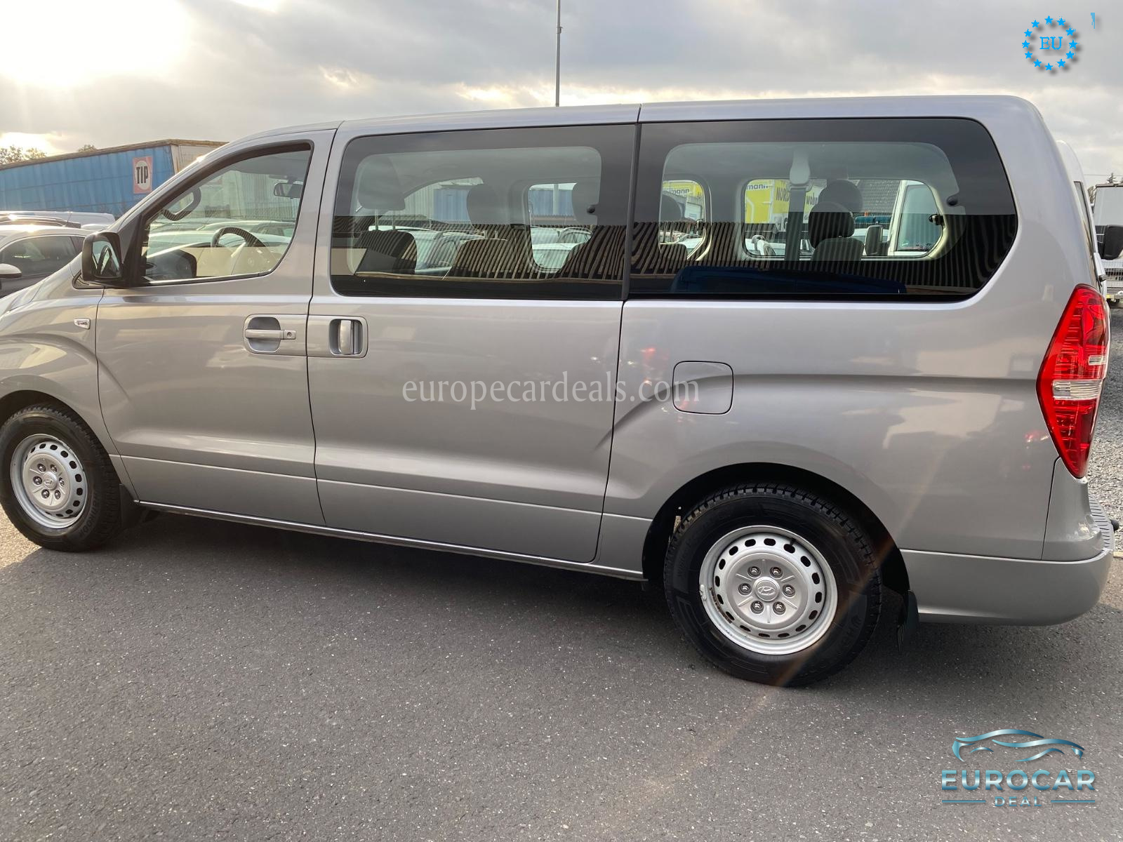 Hyundai H-1 Starex