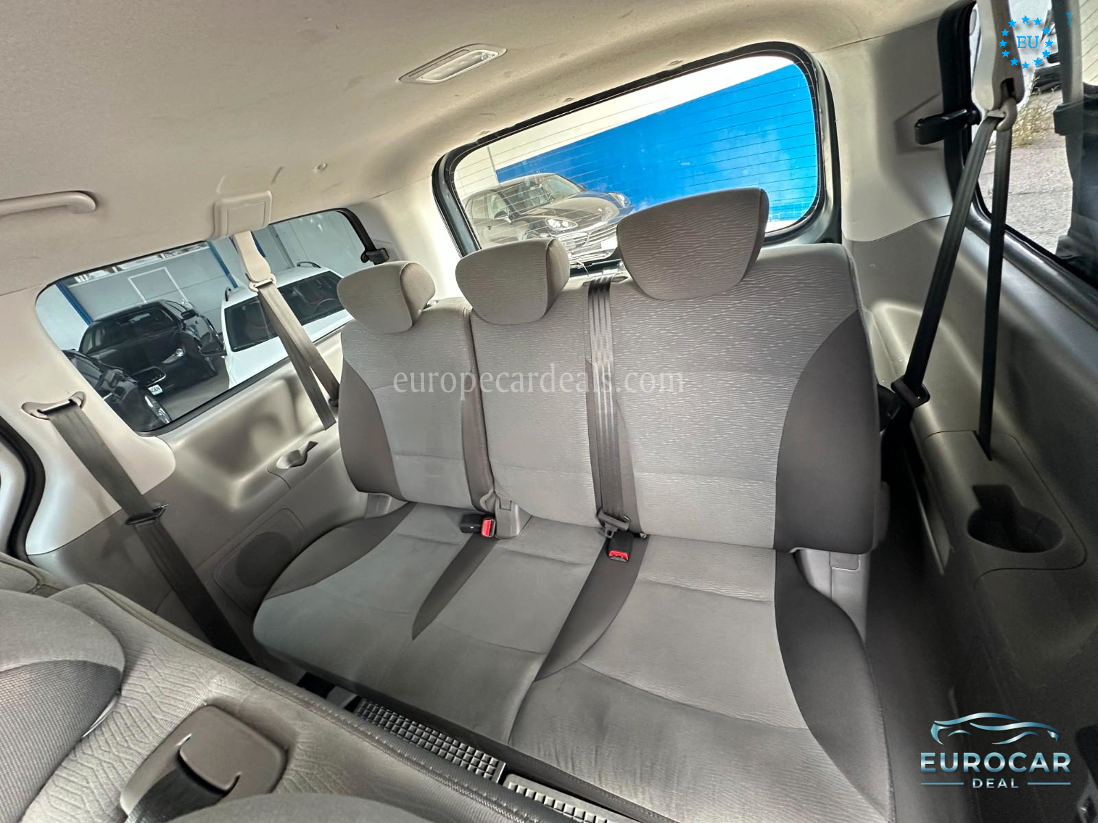 Hyundai H-1 Starex