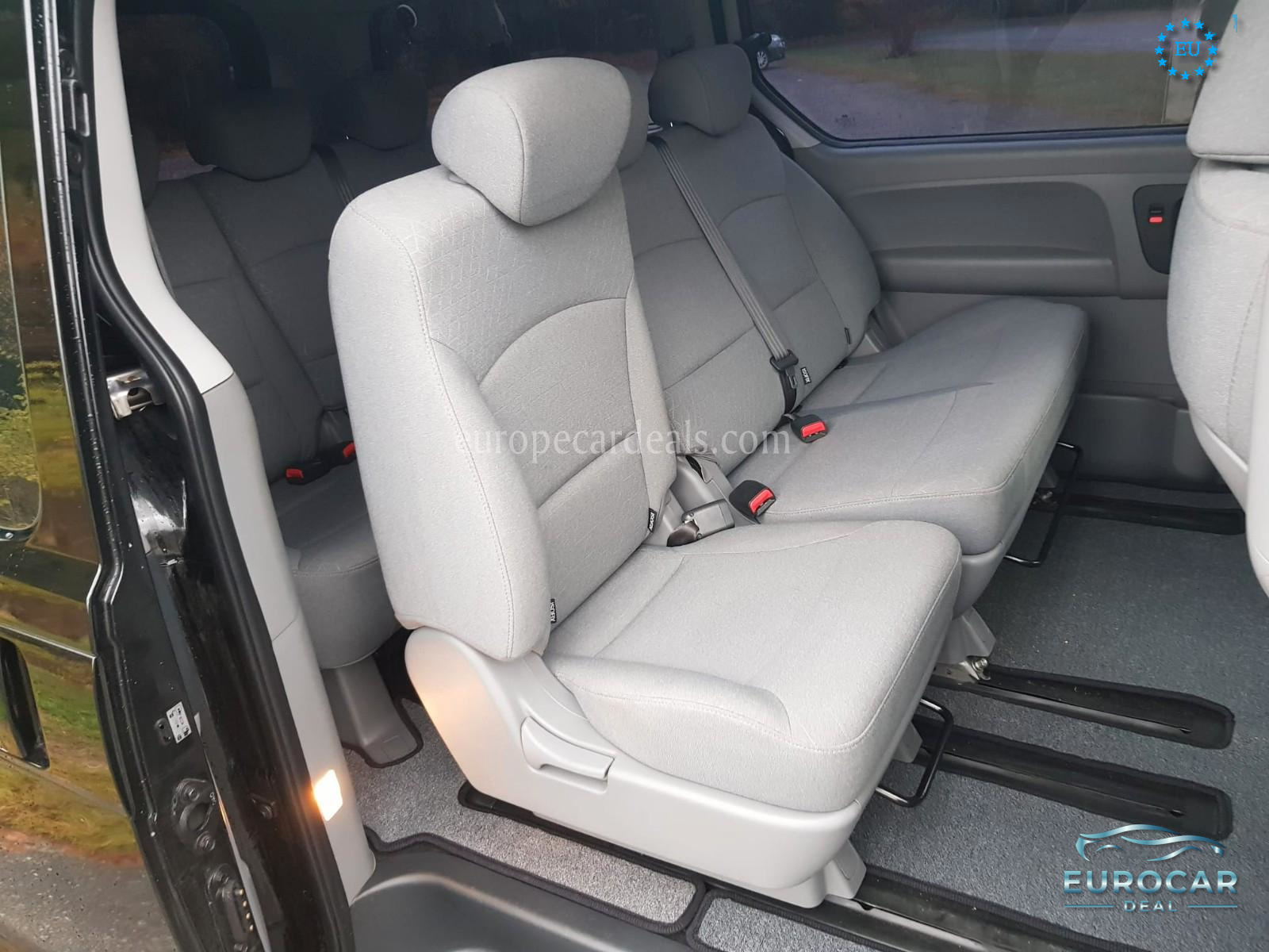 Hyundai H-1 Starex