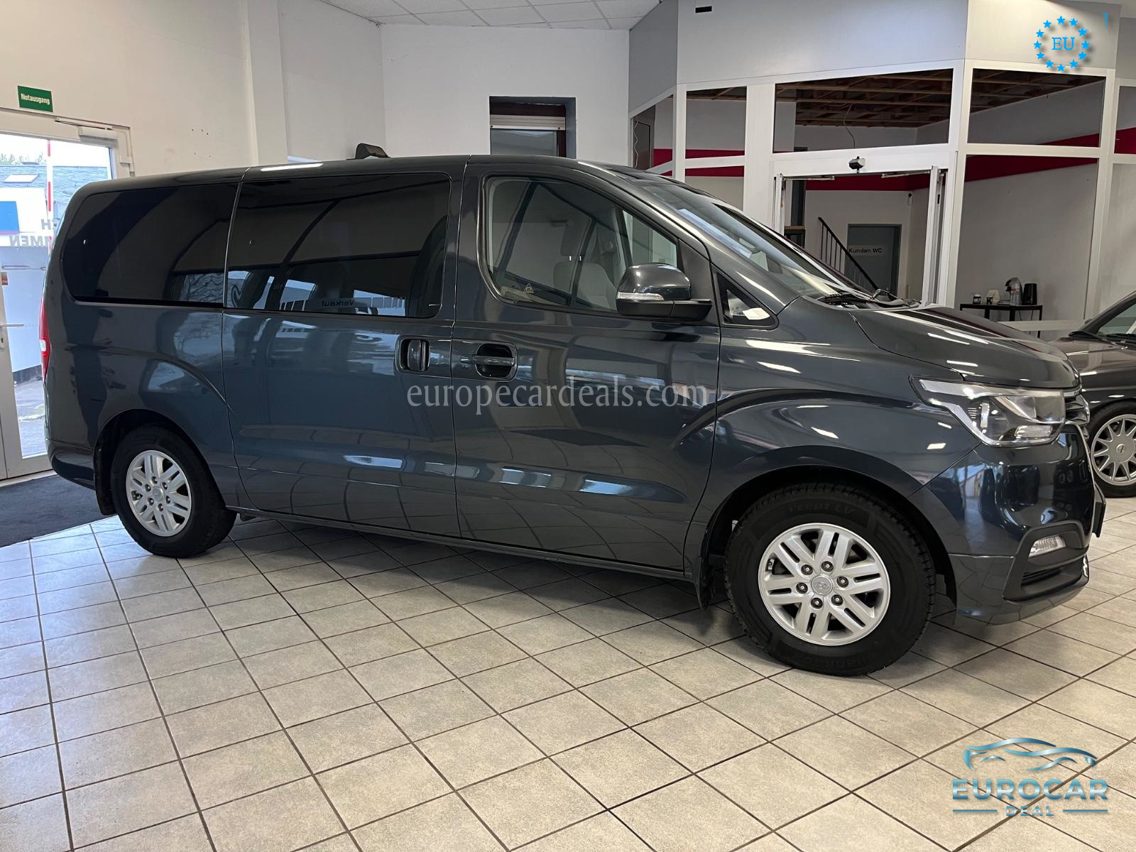 Hyundai H-1 Starex