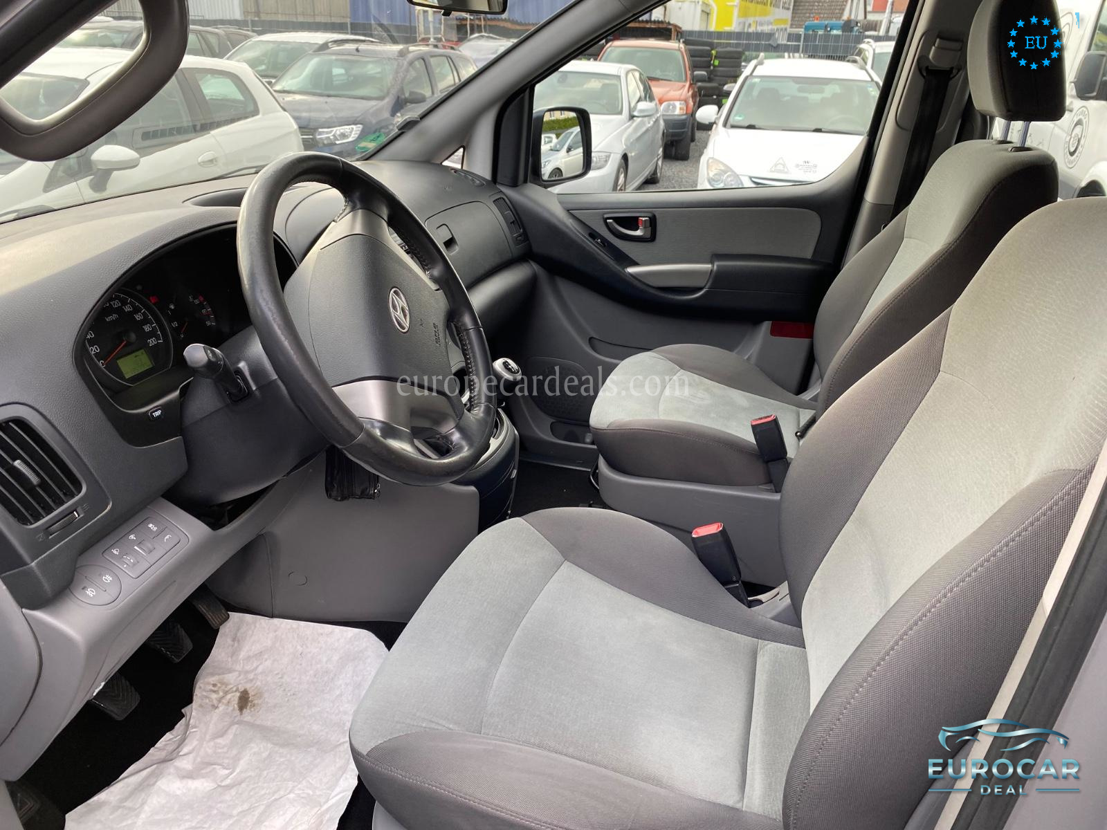 Hyundai H-1 Starex