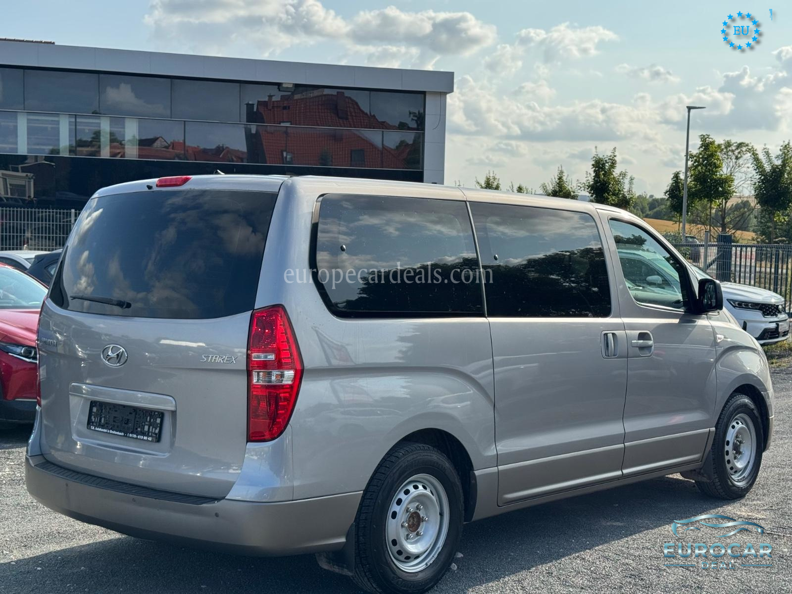 Hyundai H-1 Starex