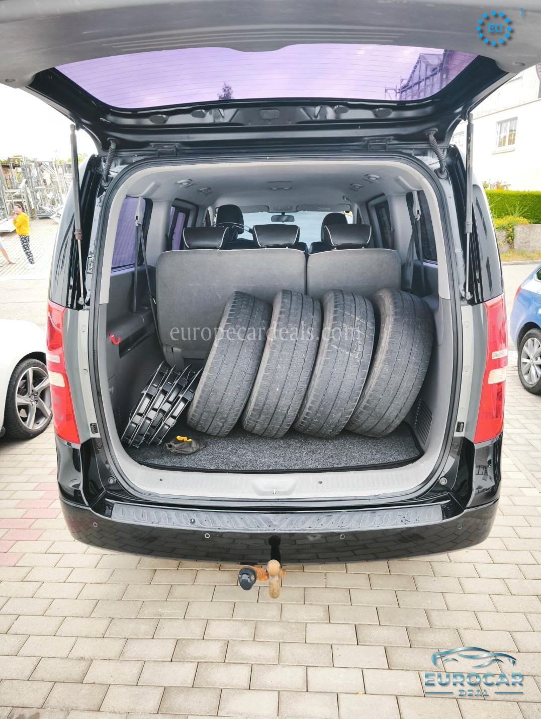 Hyundai H-1 Starex