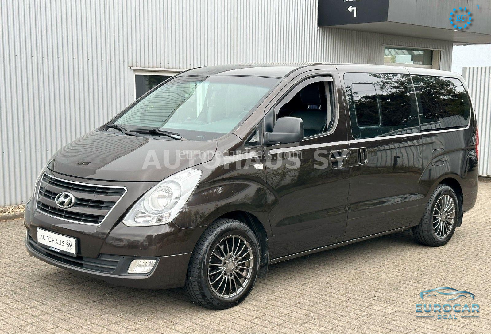 Hyundai H-1 Starex