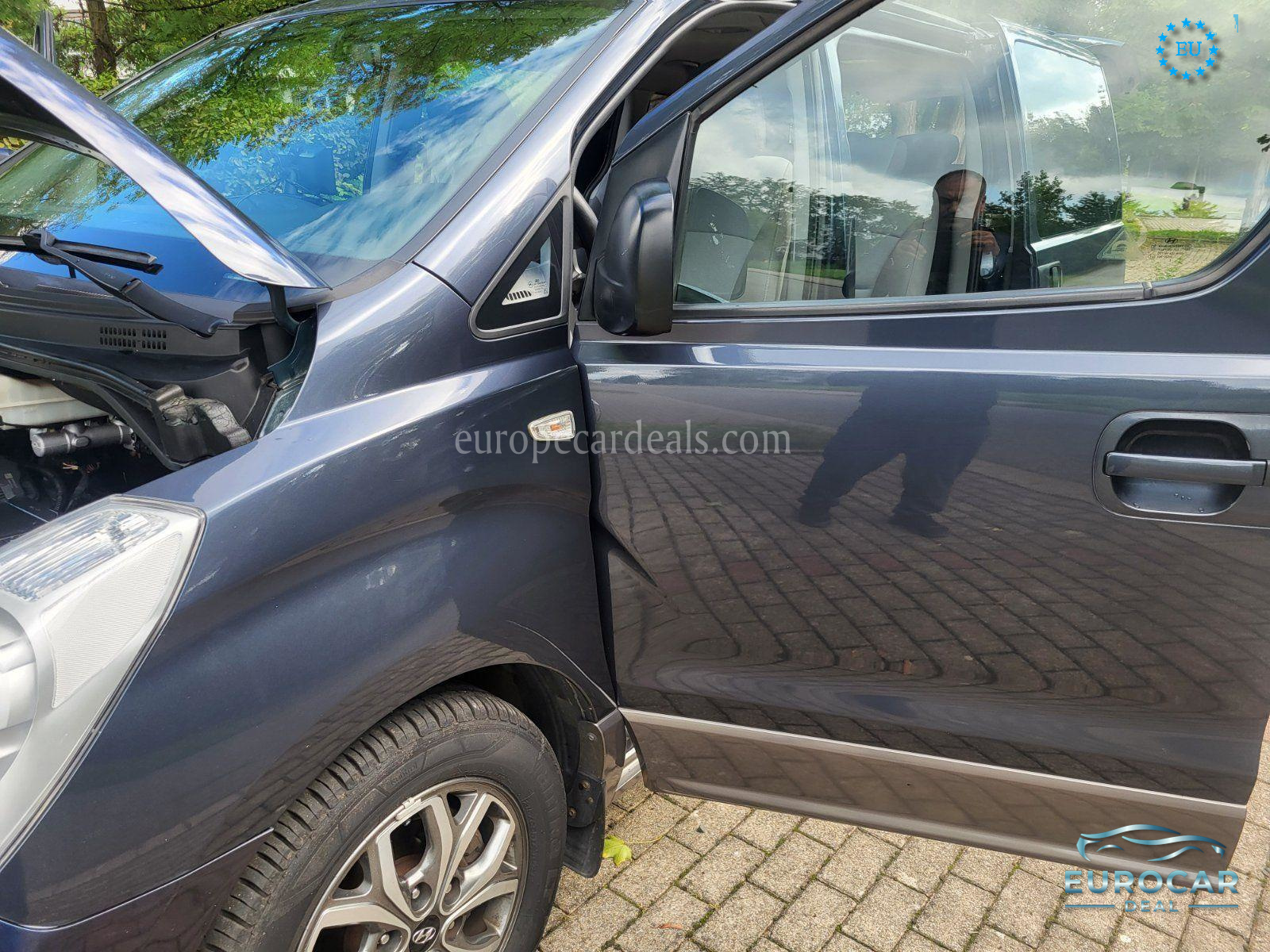 Hyundai H-1 Starex