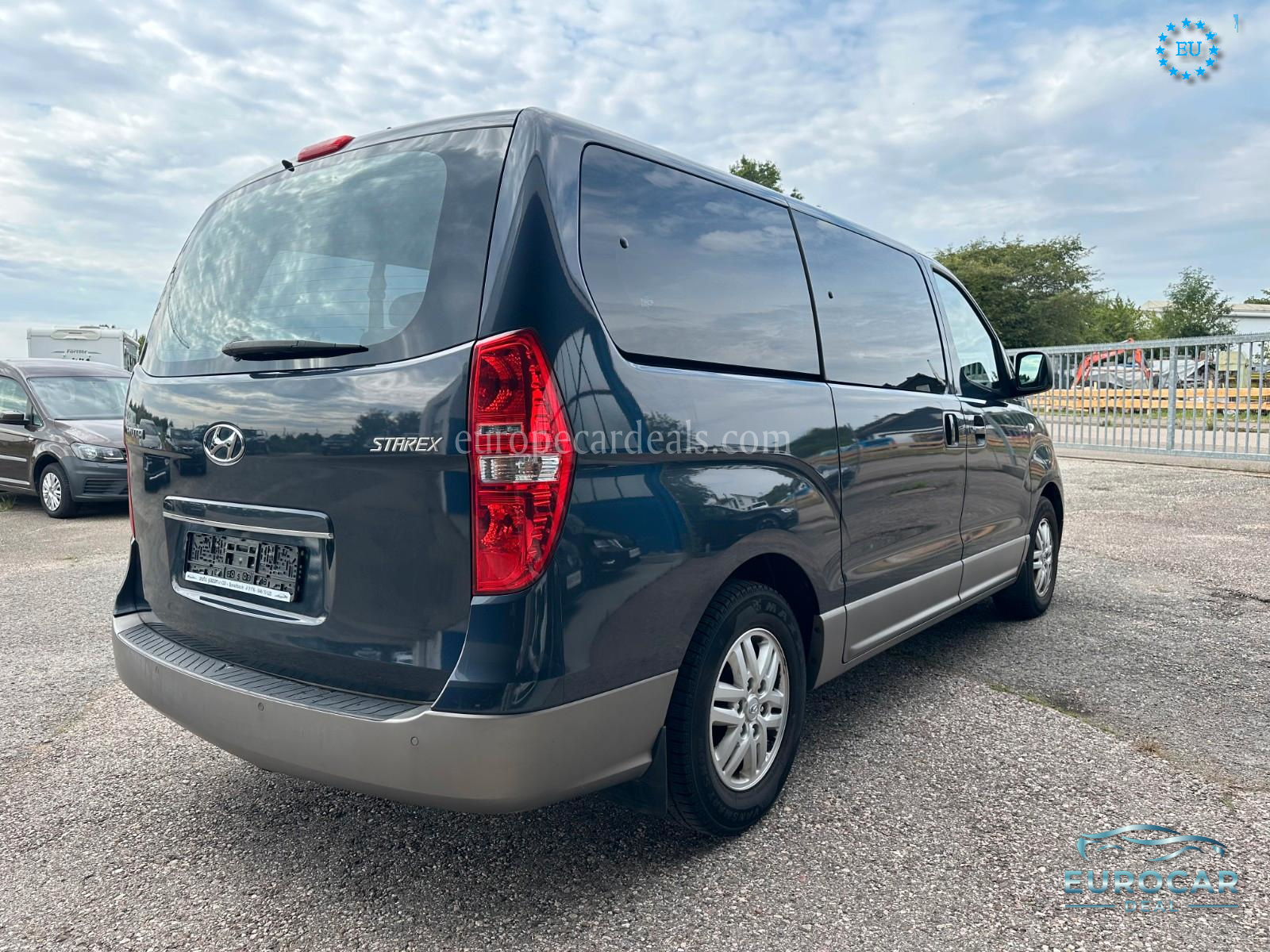 Hyundai H-1 Starex
