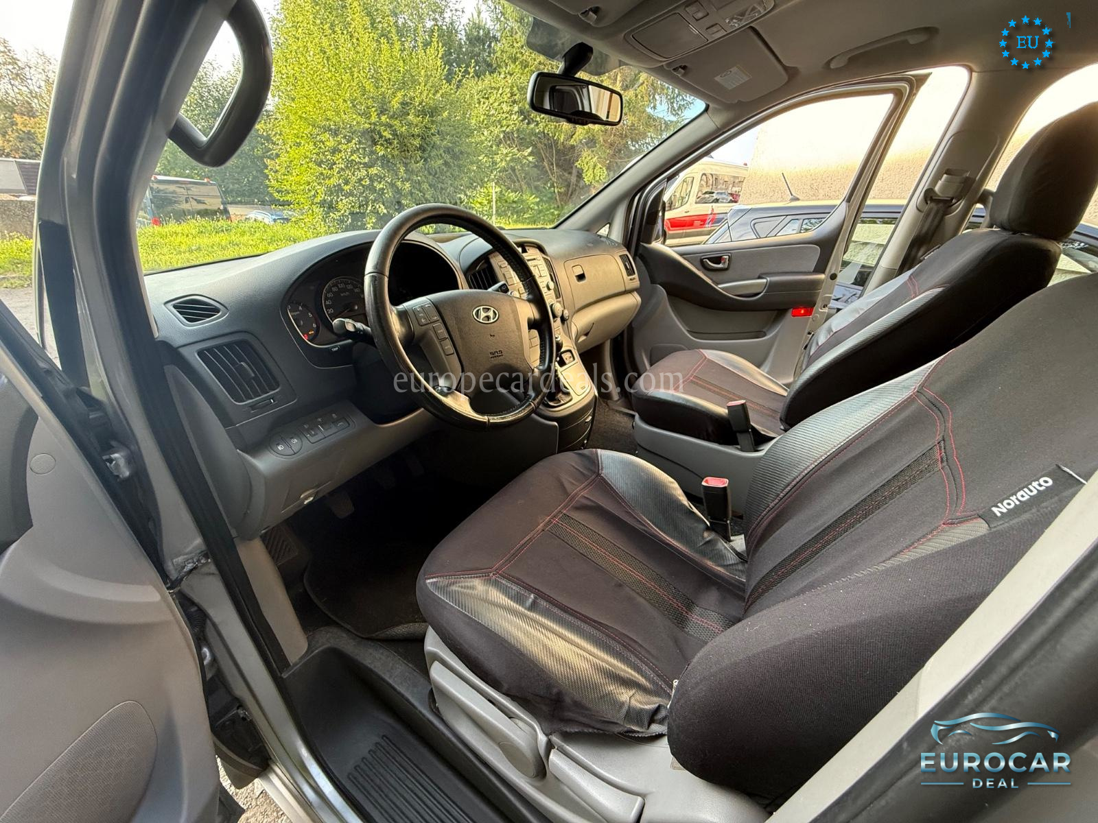 Hyundai H-1 Starex