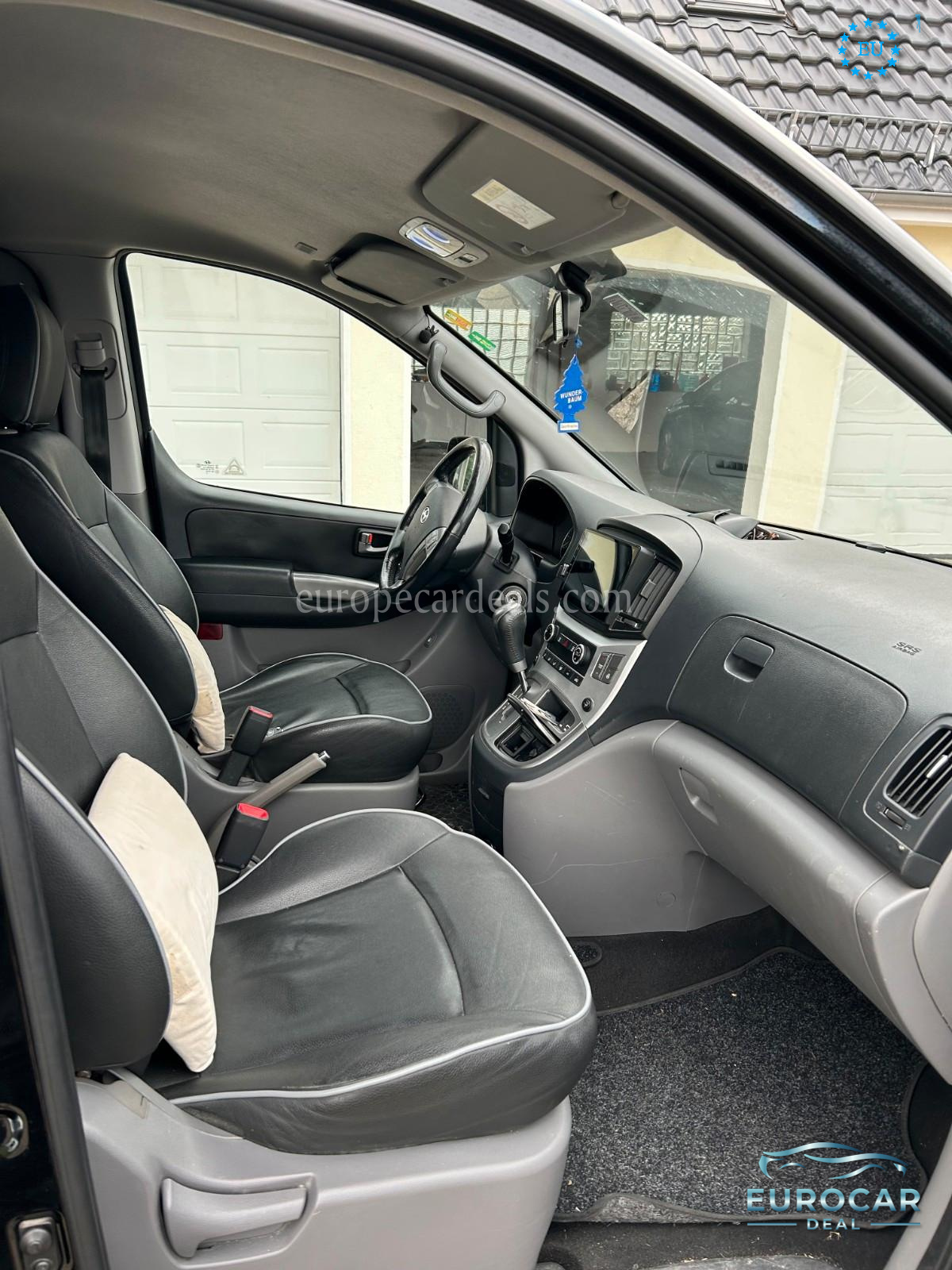 Hyundai H-1 Starex