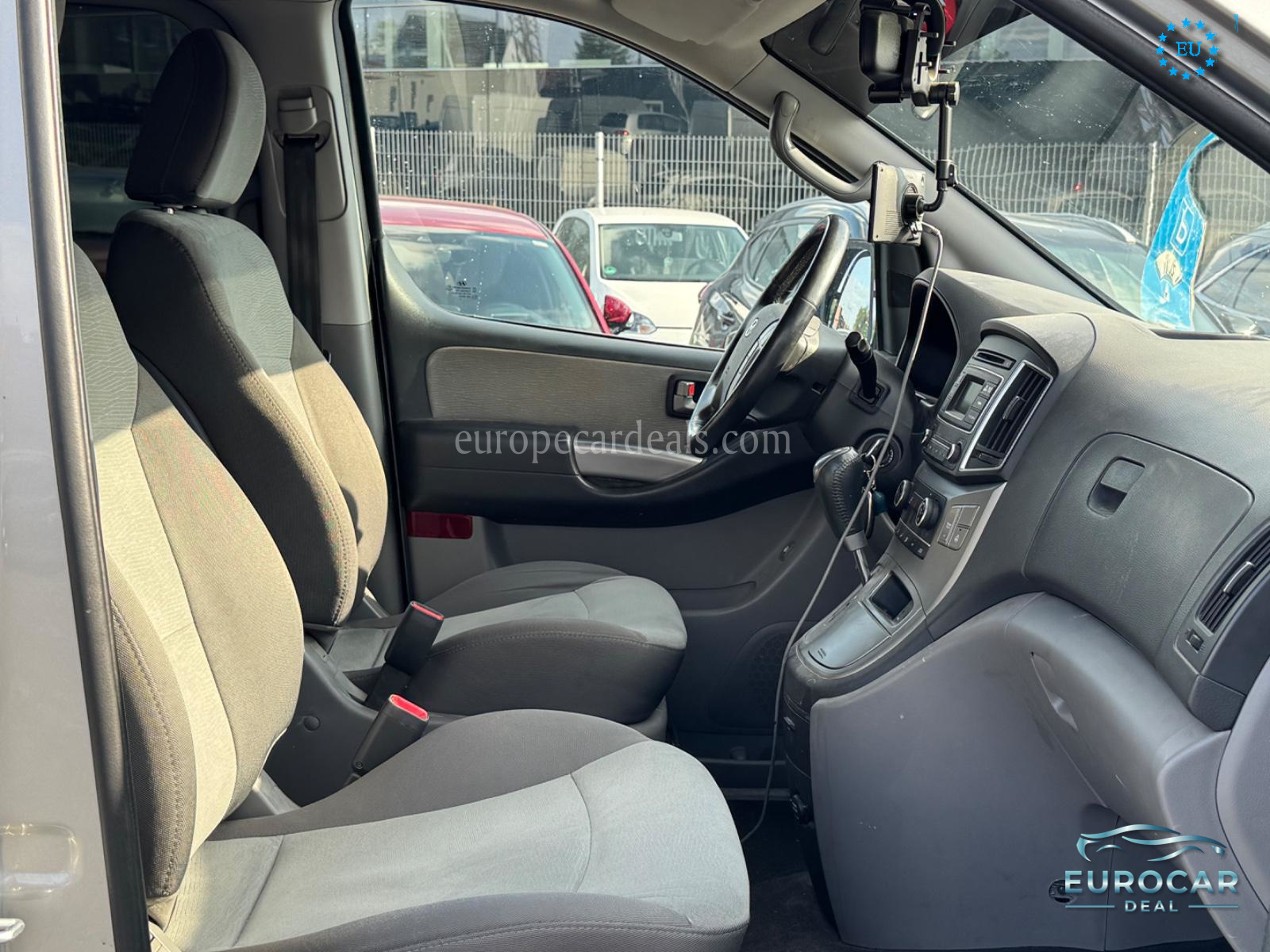 Hyundai H-1 Starex