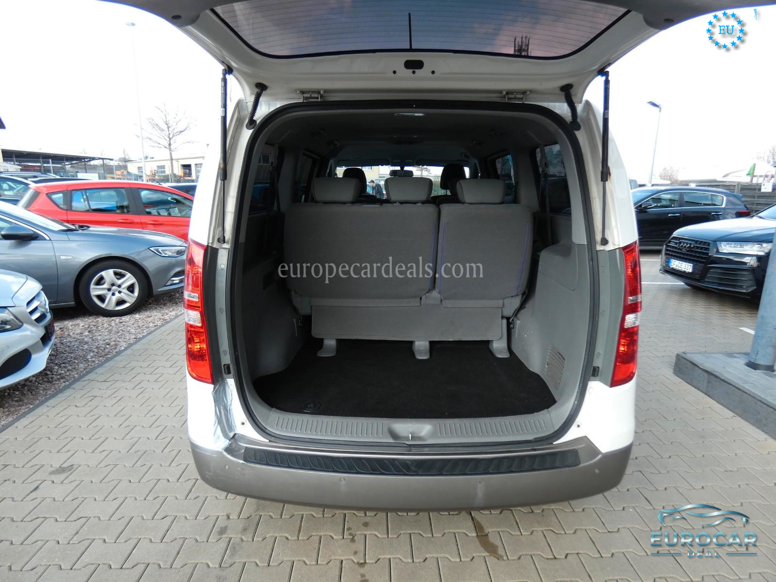Hyundai H-1 Starex