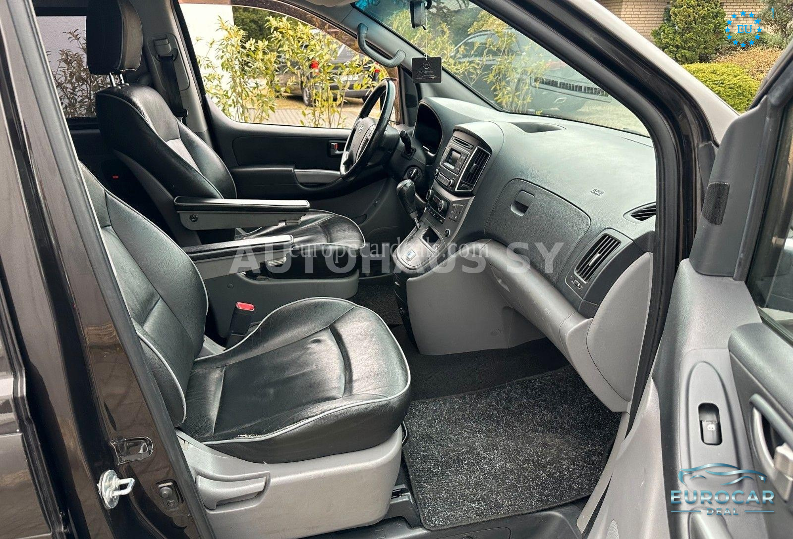 Hyundai H-1 Starex