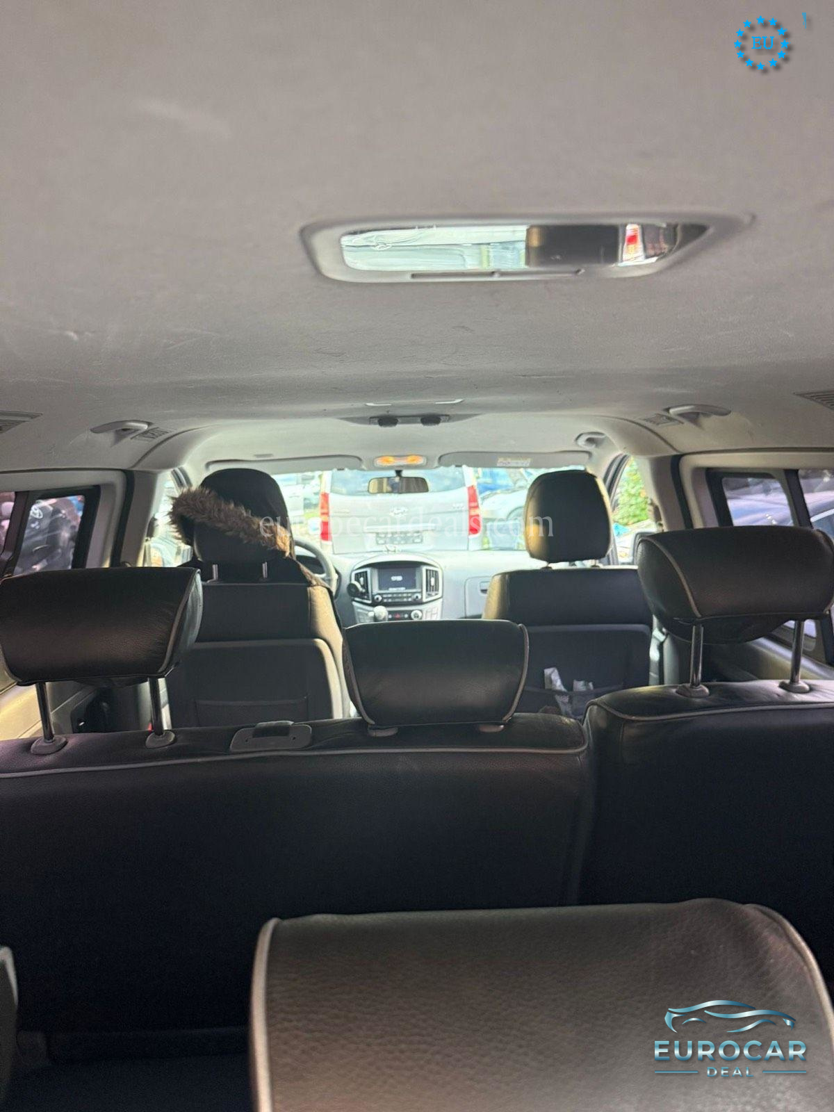 Hyundai H-1 Starex