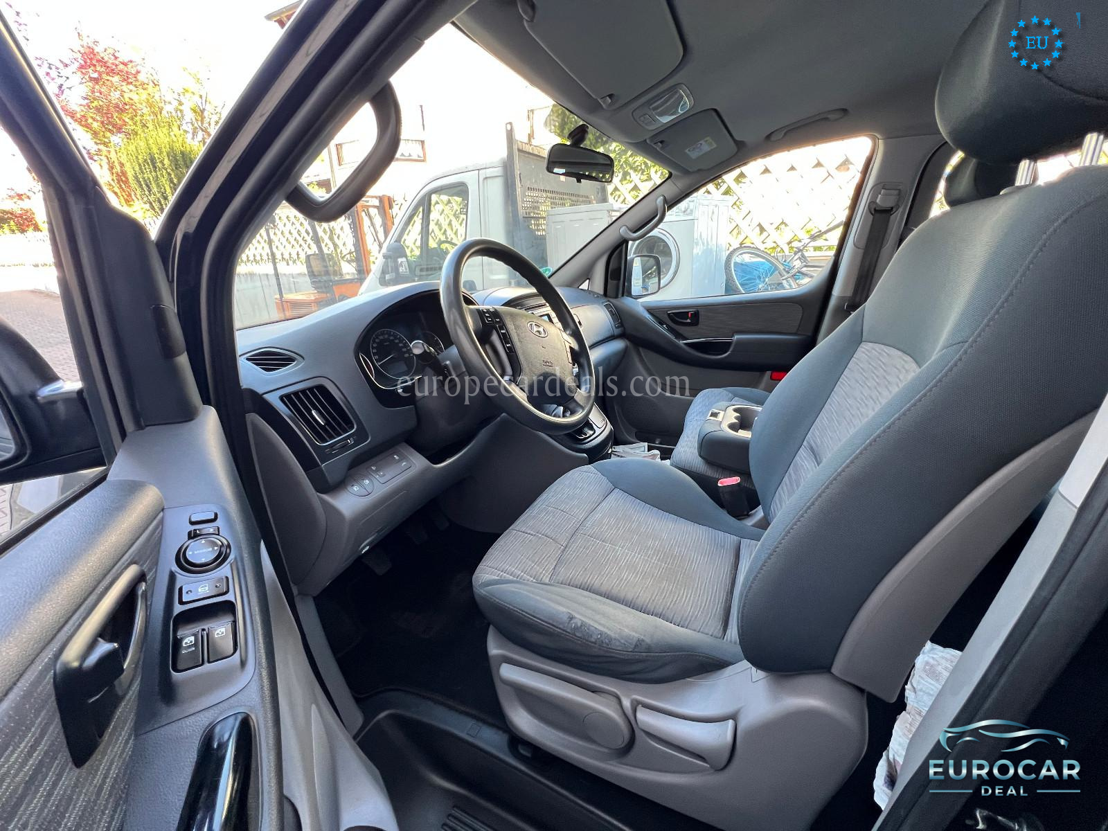 Hyundai H-1 Starex