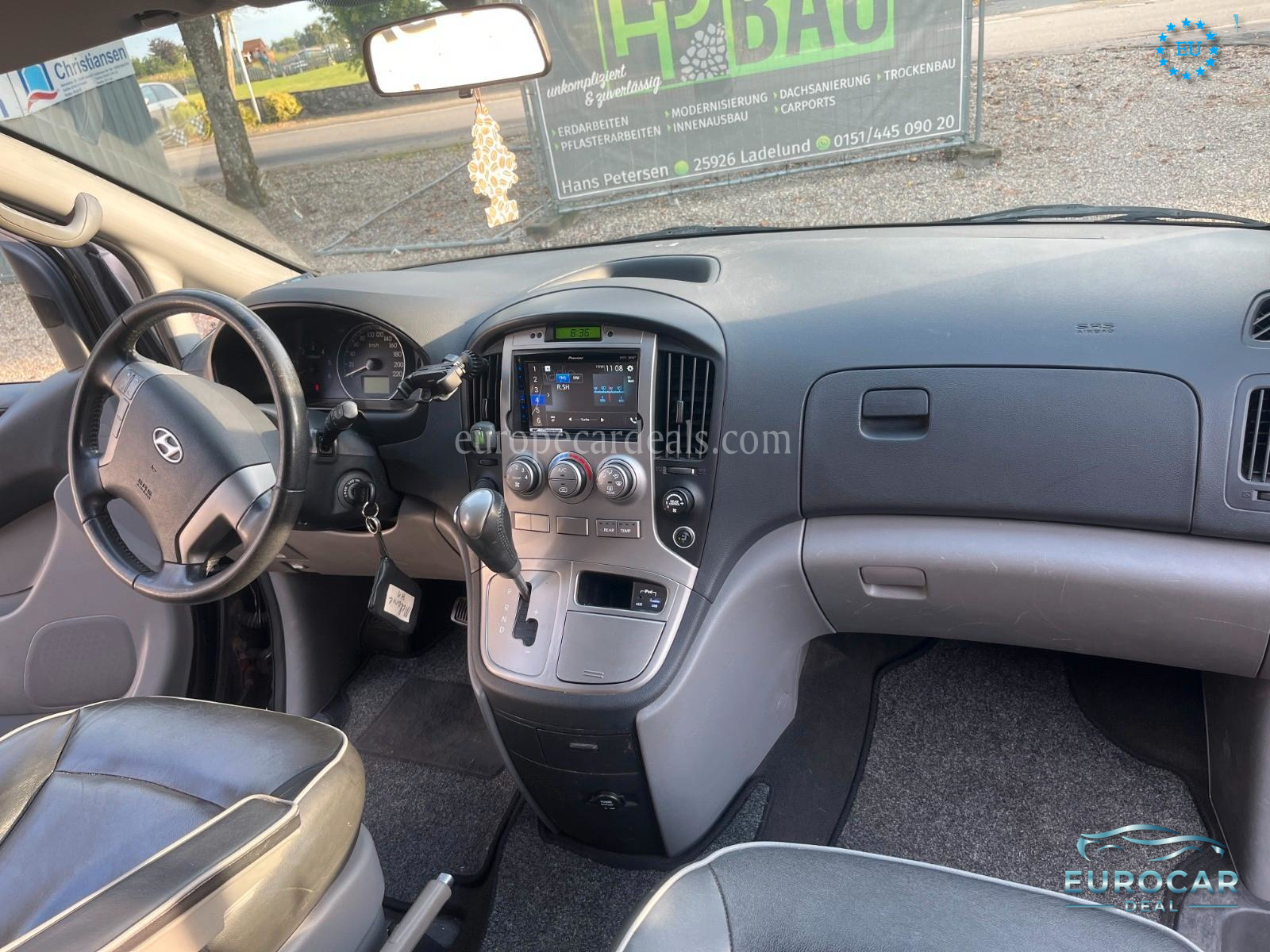 Hyundai H-1 Starex