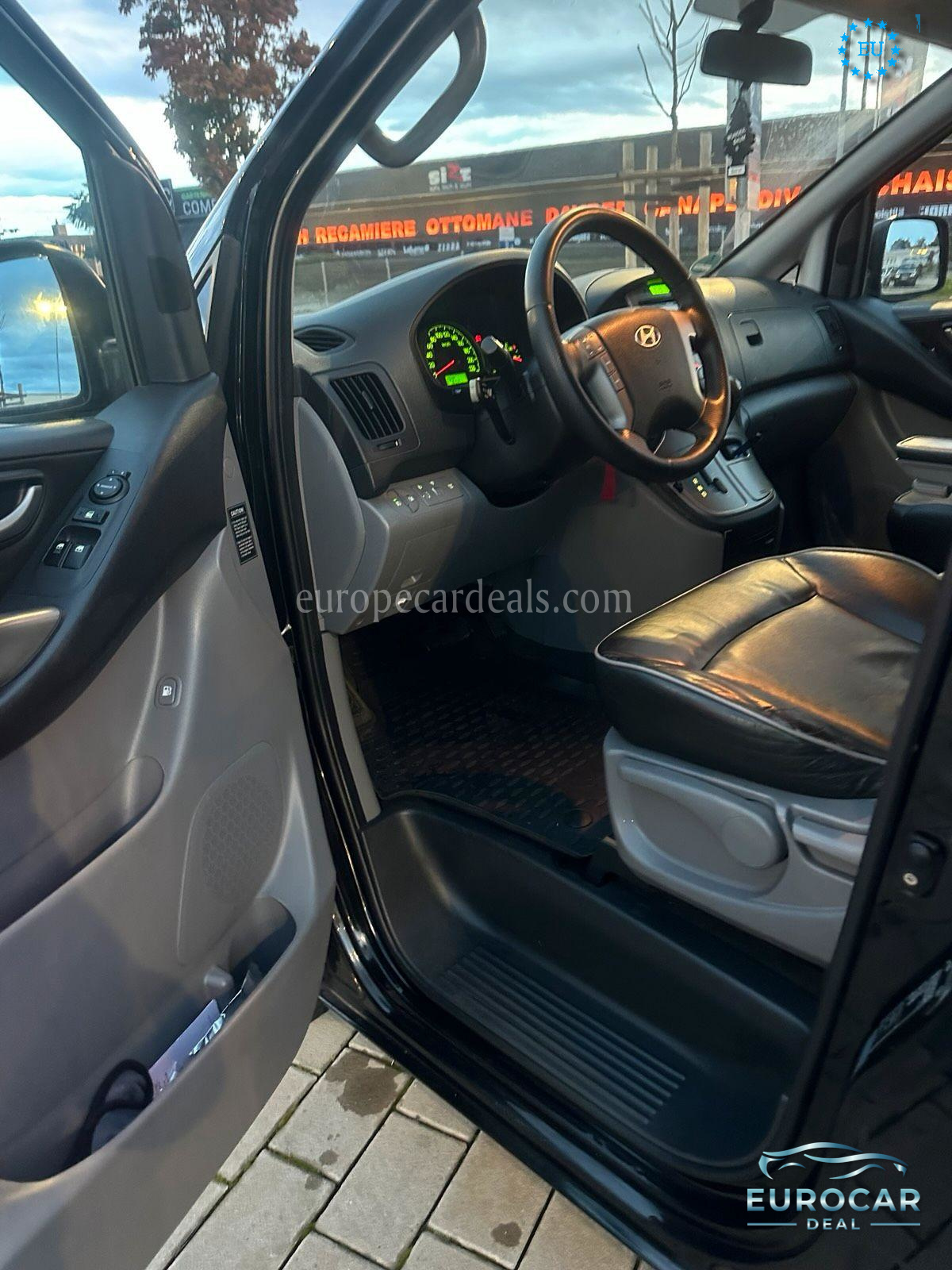 Hyundai H-1 Starex