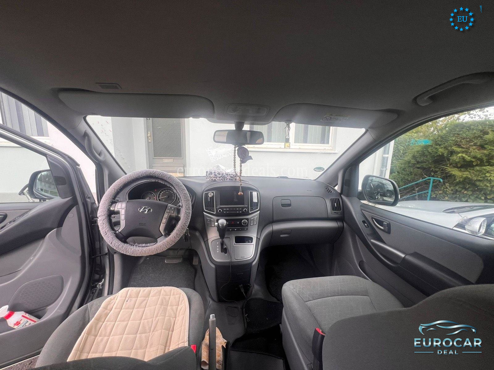 Hyundai H-1 Starex