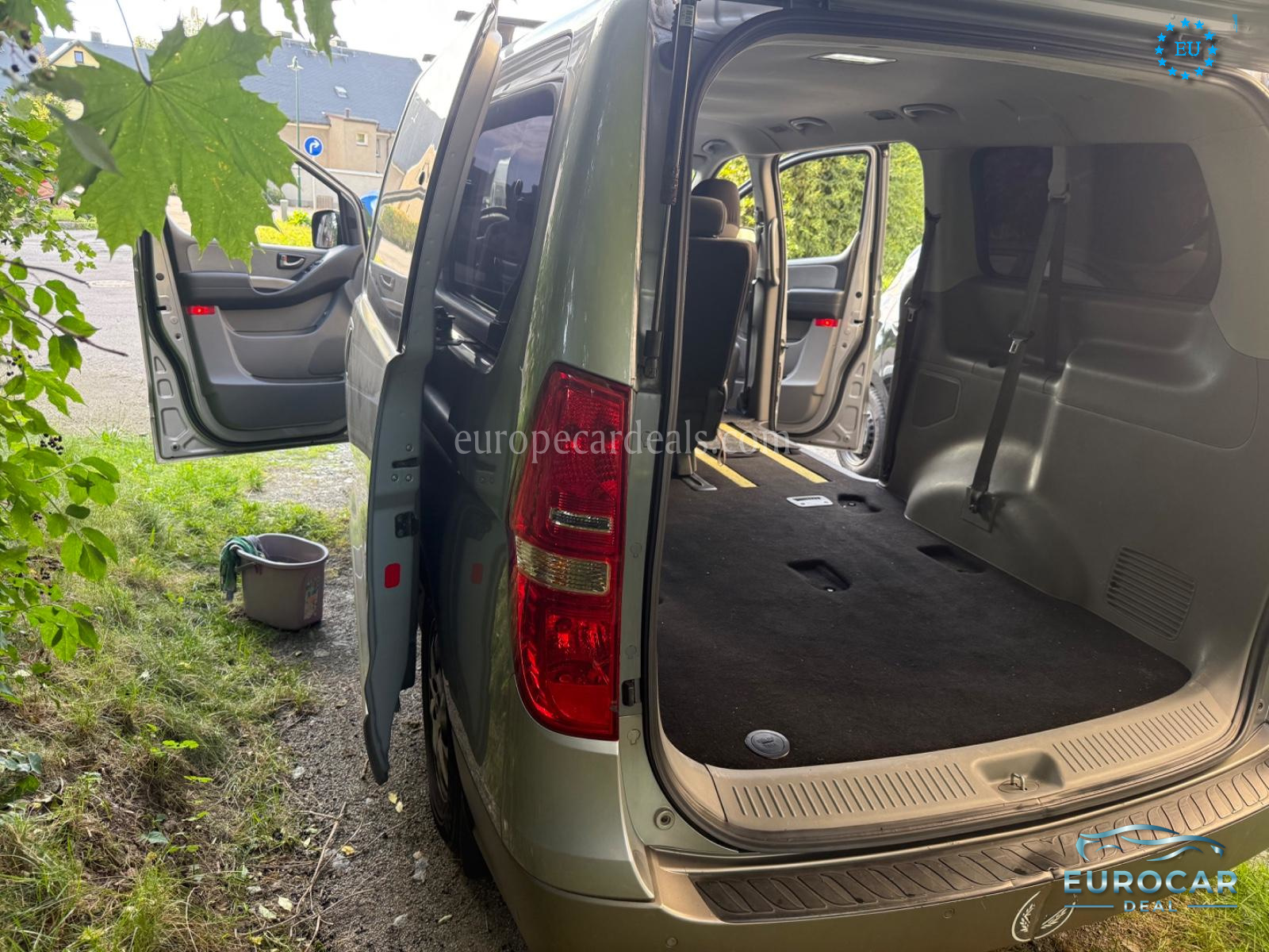 Hyundai H-1 Starex