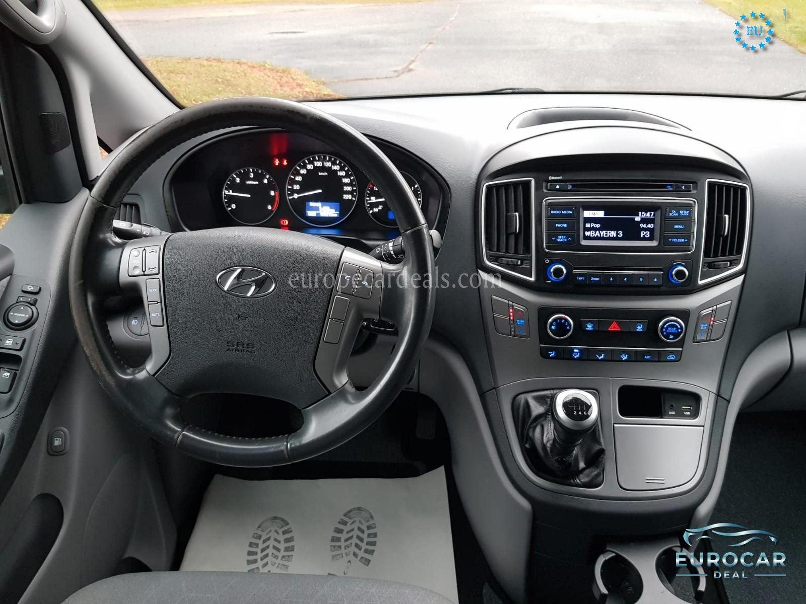 Hyundai H-1 Starex