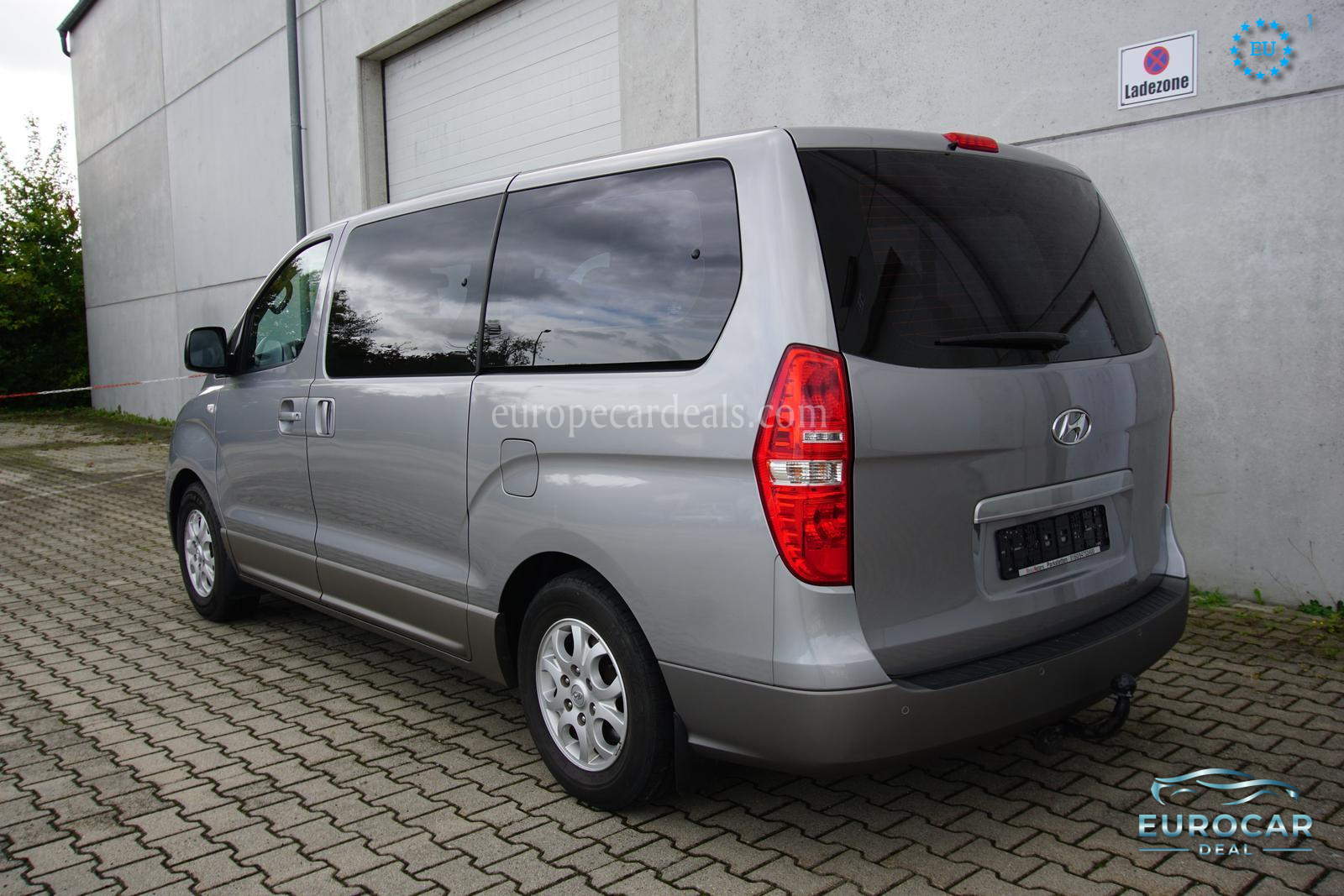 Hyundai H-1 Starex