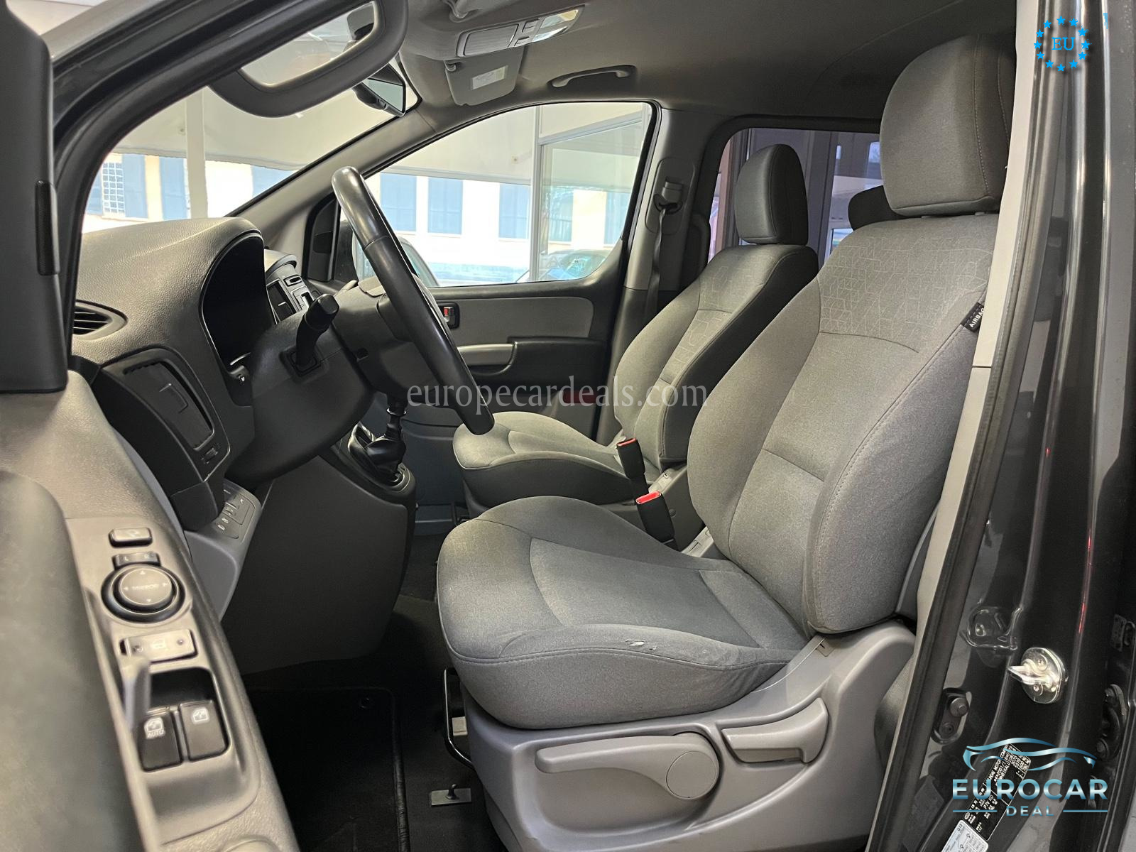 Hyundai H-1 Starex