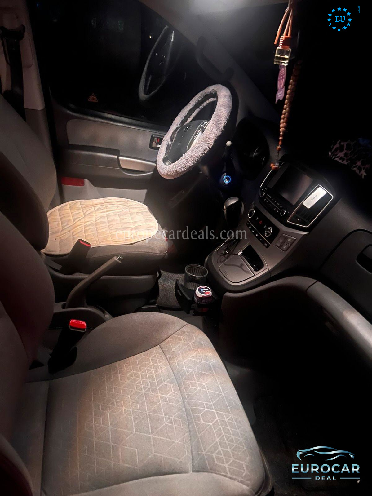 Hyundai H-1 Starex