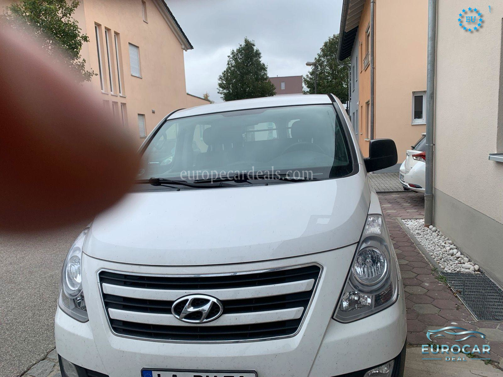 Hyundai H-1 Starex