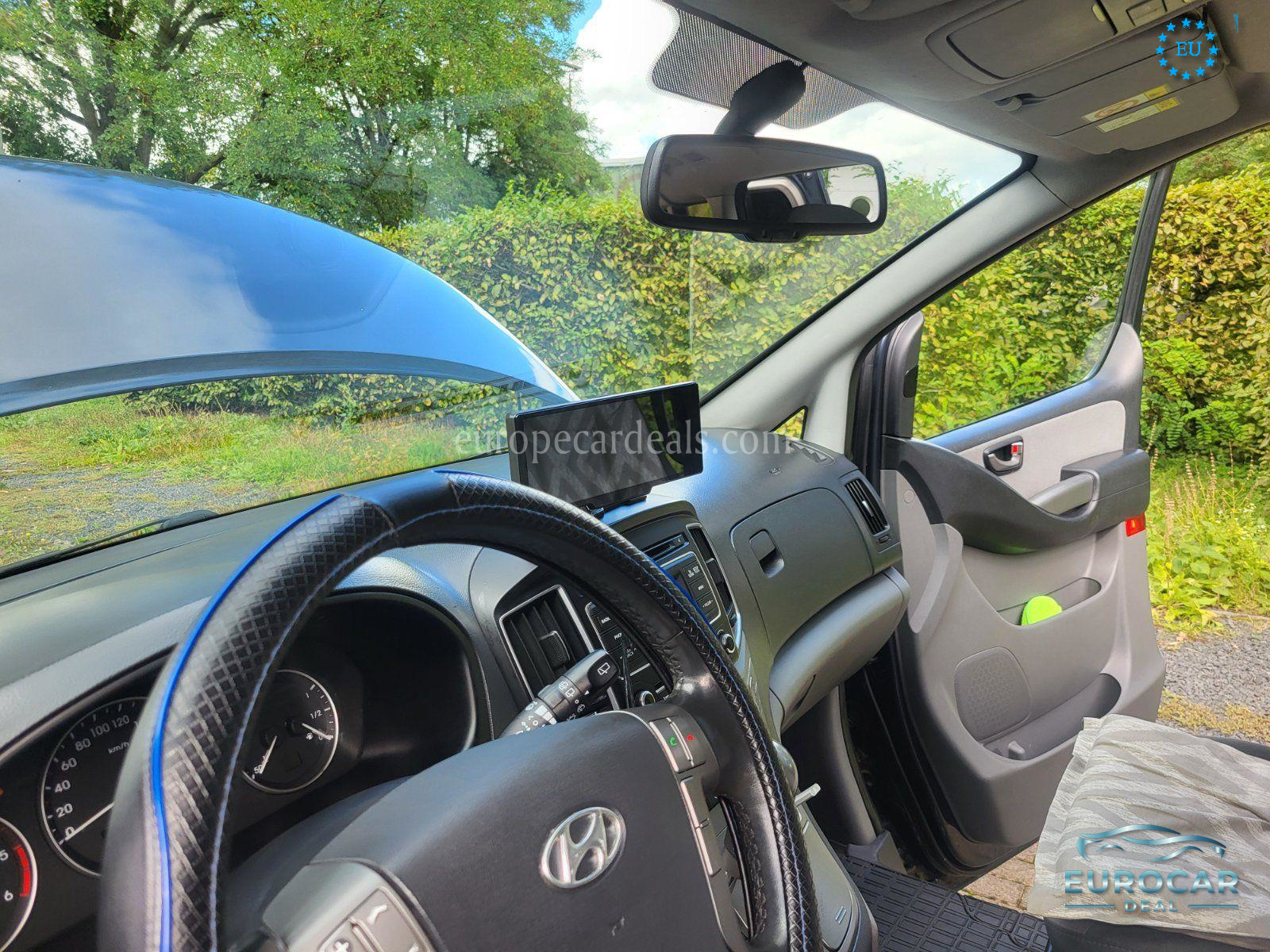 Hyundai H-1 Starex