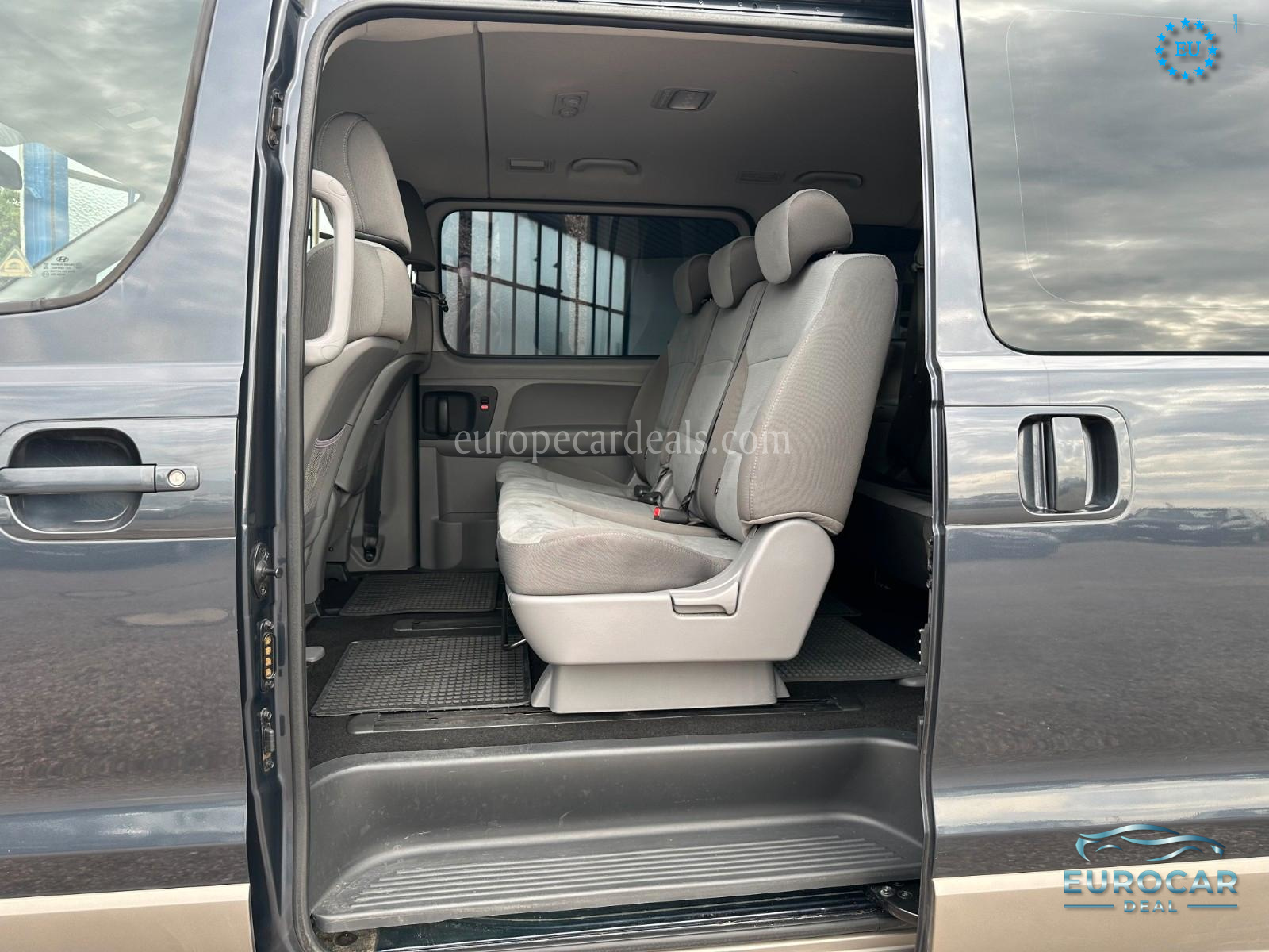 Hyundai H-1 Starex