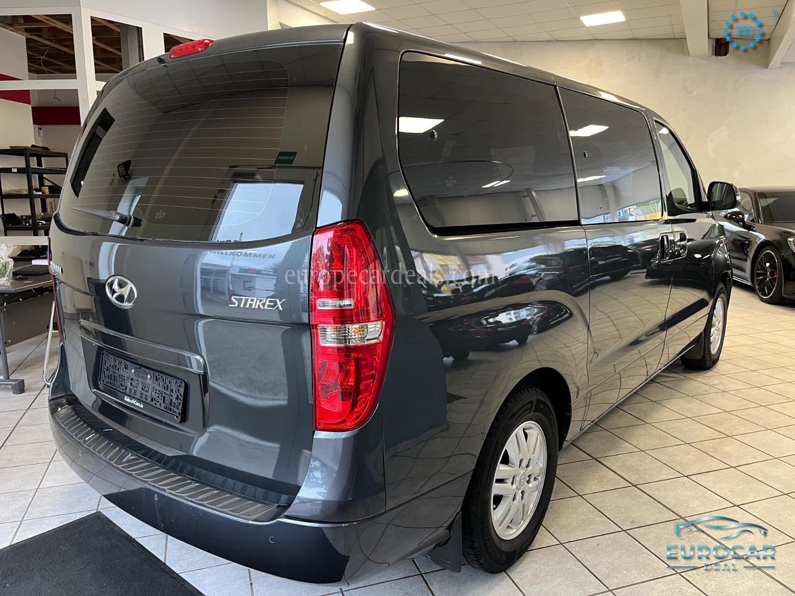 Hyundai H-1 Starex