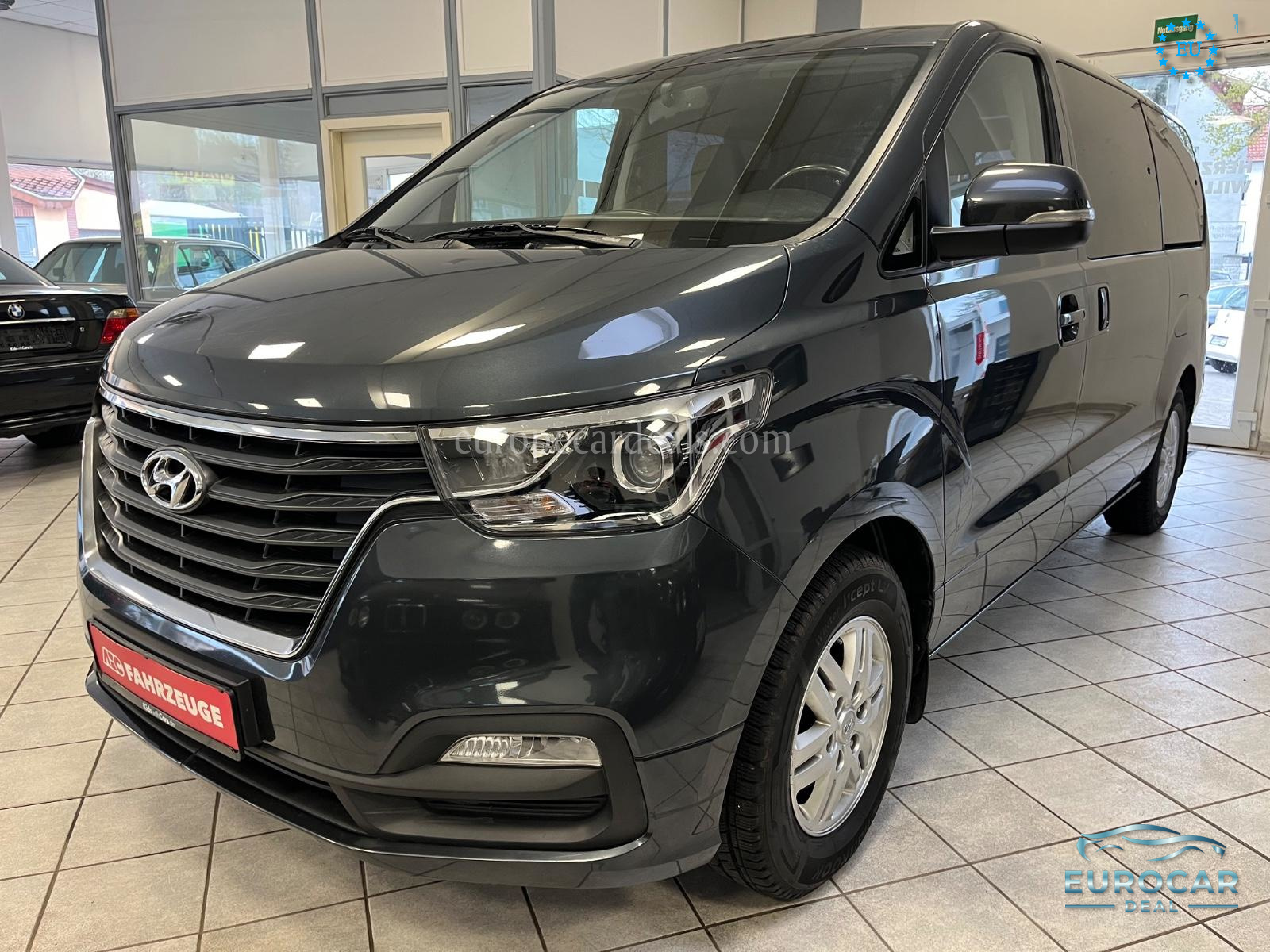 Hyundai H-1 Starex