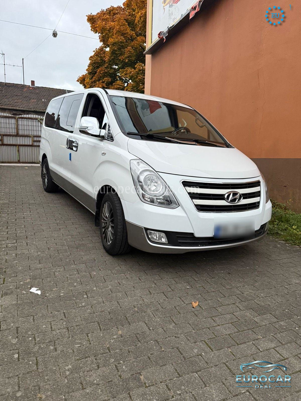 Hyundai H-1 Starex