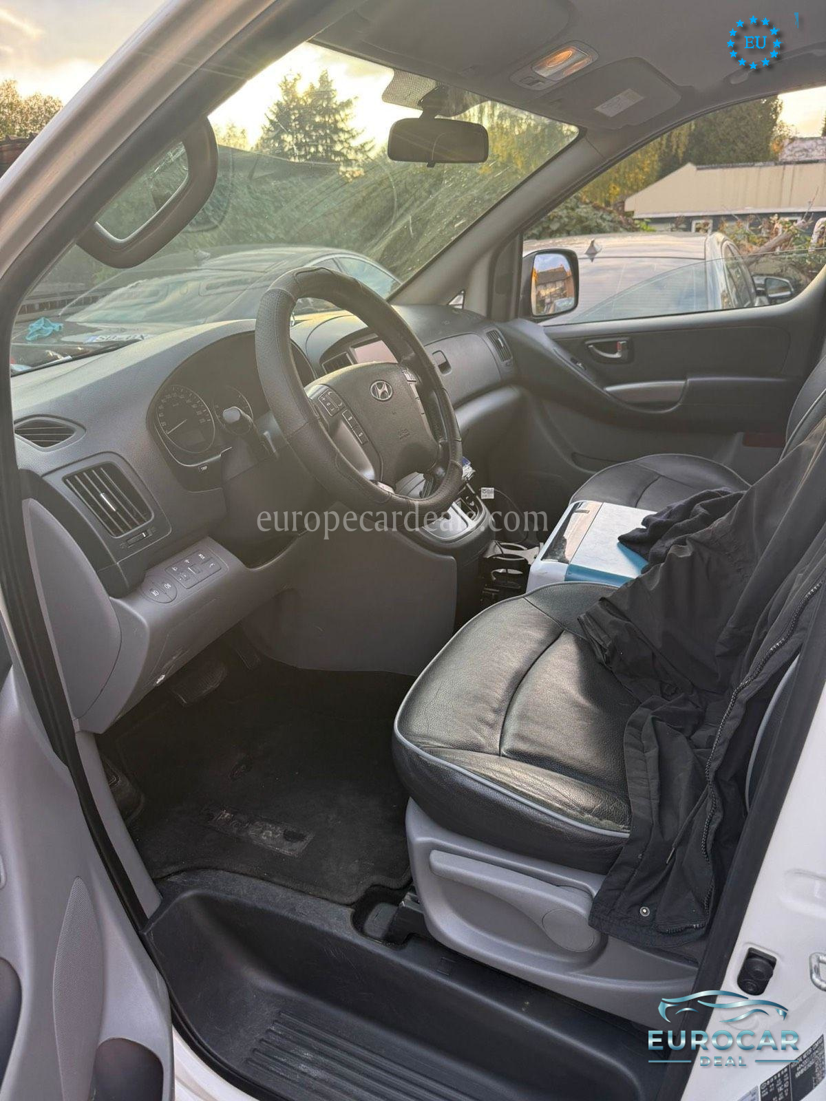 Hyundai H-1 Starex