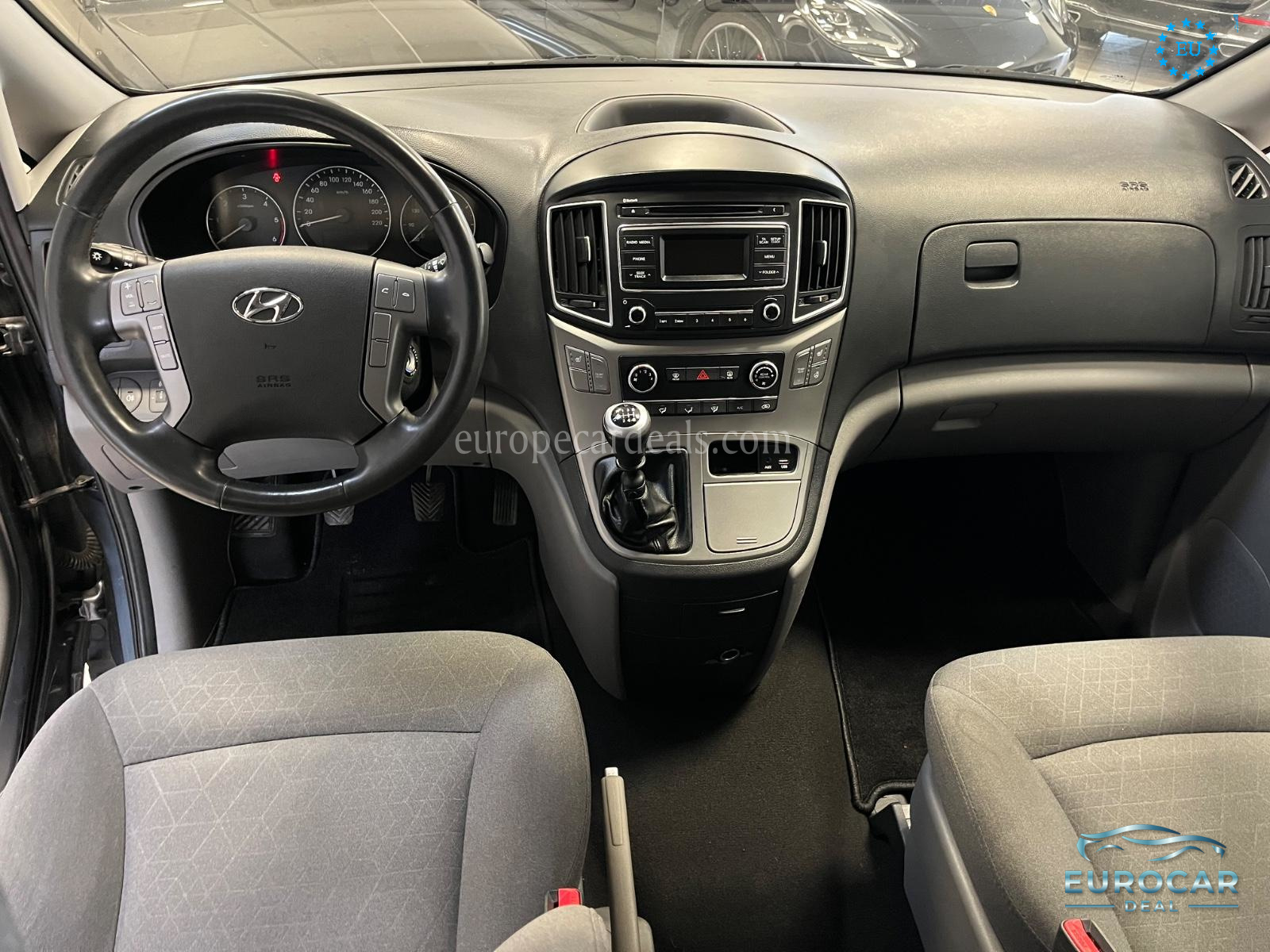 Hyundai H-1 Starex