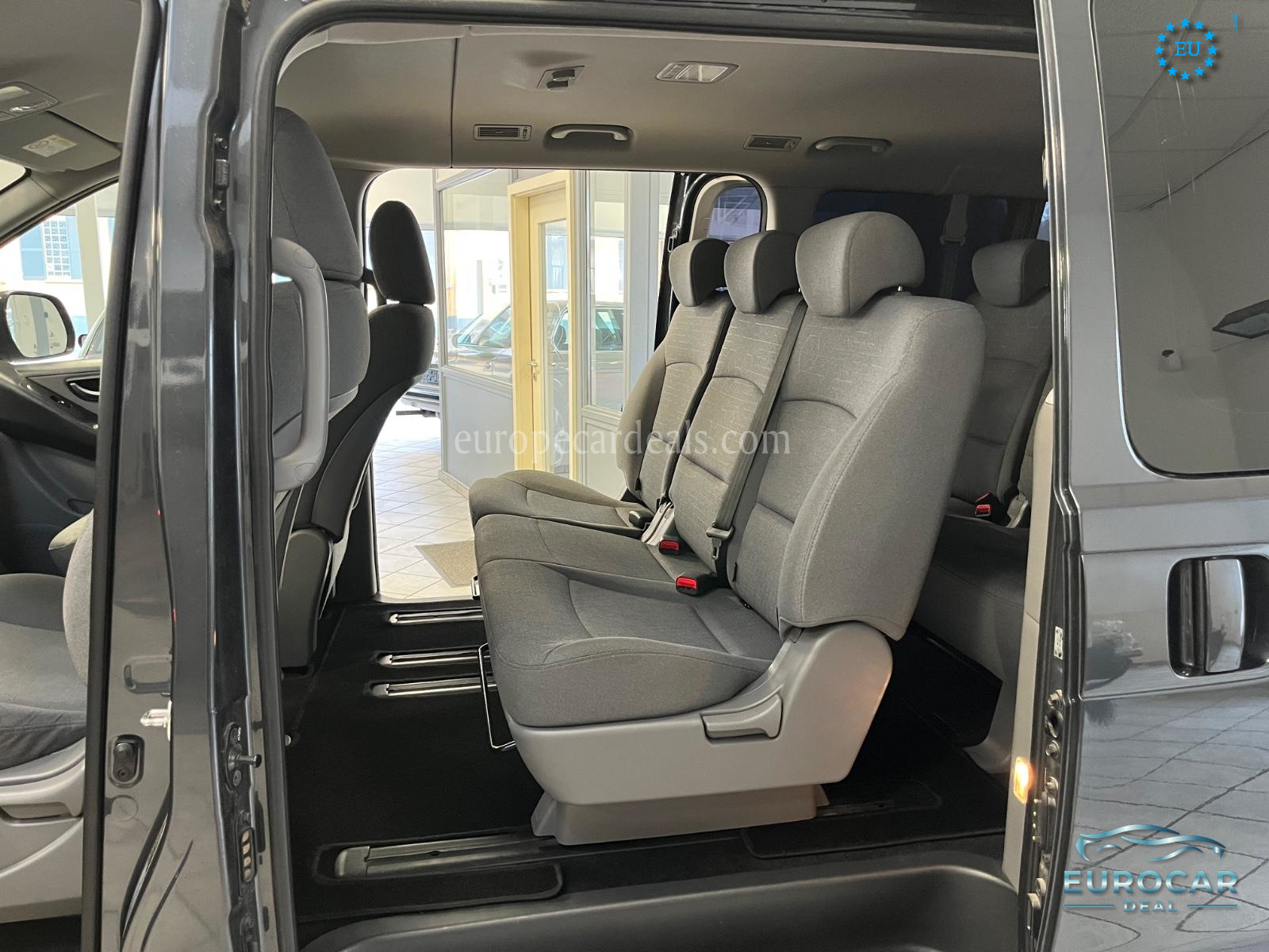 Hyundai H-1 Starex